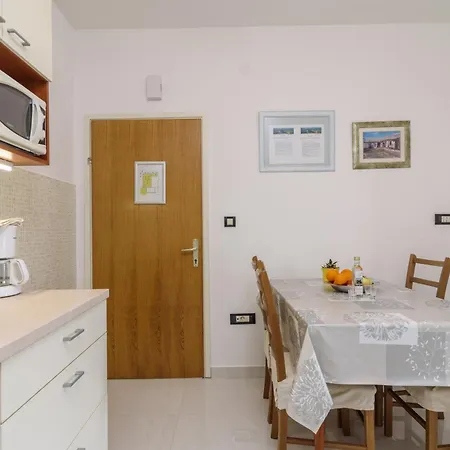 Jerkunica * Rogoznica (Sibenik-Knin)